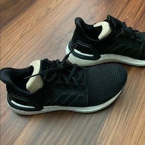 Adidas Ultraboost 19 Women’s 8.5 (Black)